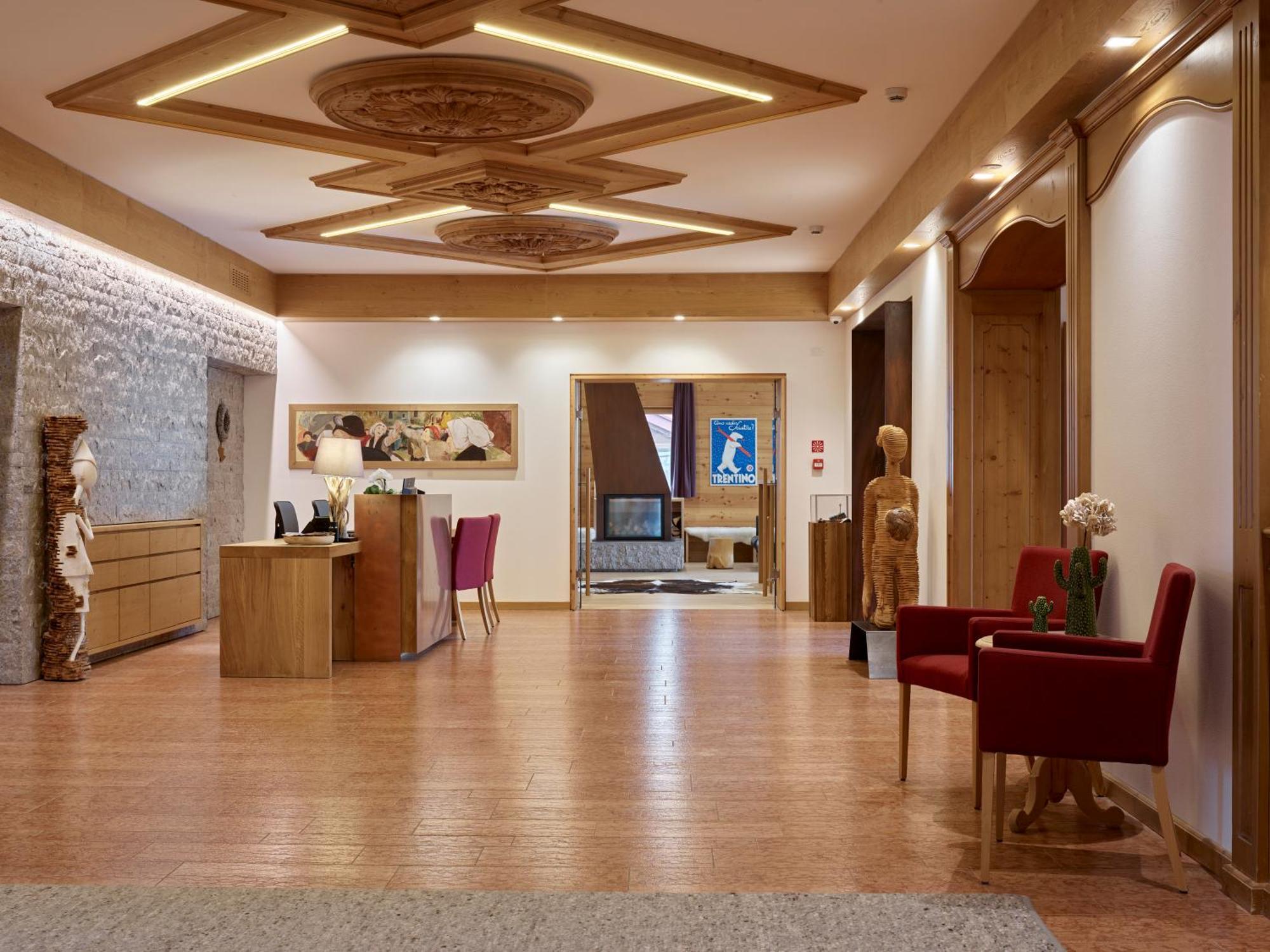 Corona Dolomites Hotel Andalo Eksteriør billede
